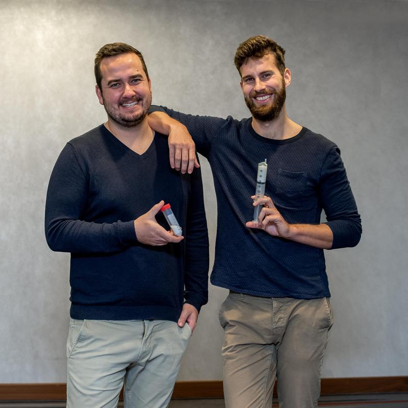 Empa Scientist Tino Matter (right) and Sebastian Loy (HSG).