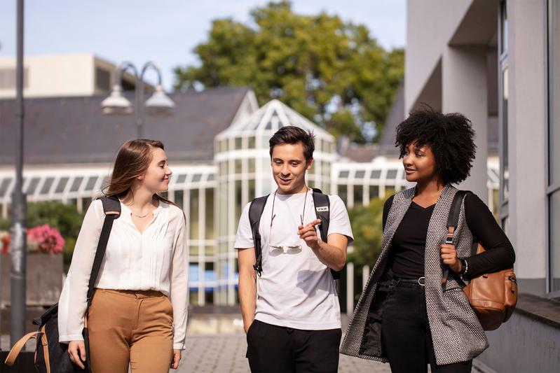 Der neu startende Master in International Business richtet sich mit seinem Schwerpunkt im General Management speziell an Bachelor-Absolventen wirtschaftsnaher Studiengänge