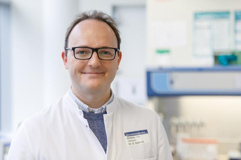 Privatdozent Dr. Sascha Dietrich, Universitätsklinikum und Medizinische Fakultät Heidelberg, ist mit einer „Else Kröner Clinician Scientist Professur“ ausgezeichnet worden. Quelle: Philip Benjamin / UKHD