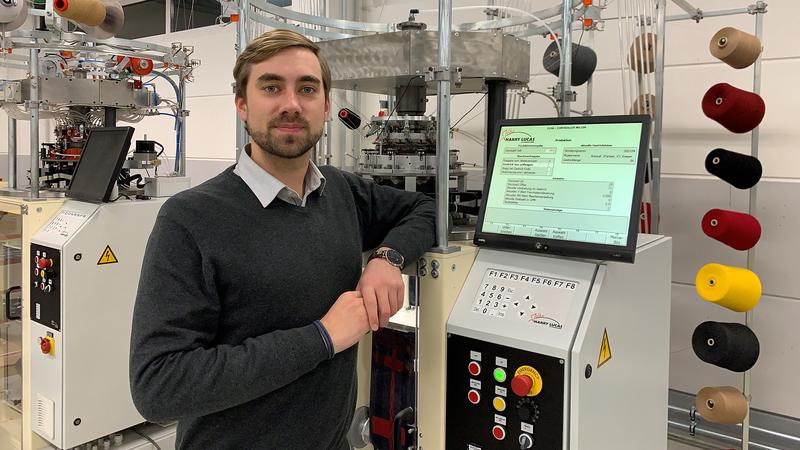 Harry Lucas Jr. received the VDMA award for his outstanding master's thesis at the Department of Textile Technologies at Chemnitz University of Technology. 