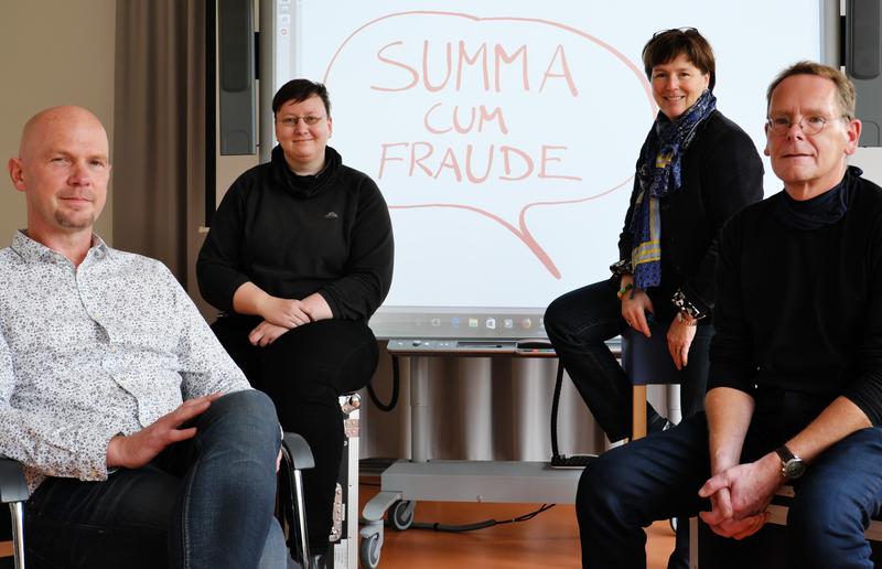 Das Team von "Summa cum fraude" (v.l.n.r.): Ulrich Herb, Anne Holtsch, Karin Jacobs, Frank Müller.
