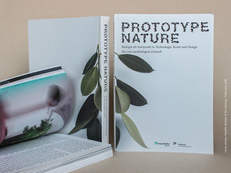 Das Buch gibt Einblicke in die Welt der Bionik und Biotechnologie und zeigt, wie Technik, Wissenschaft, Gesellschaft und Wirtschaft von der Natur lernen können.