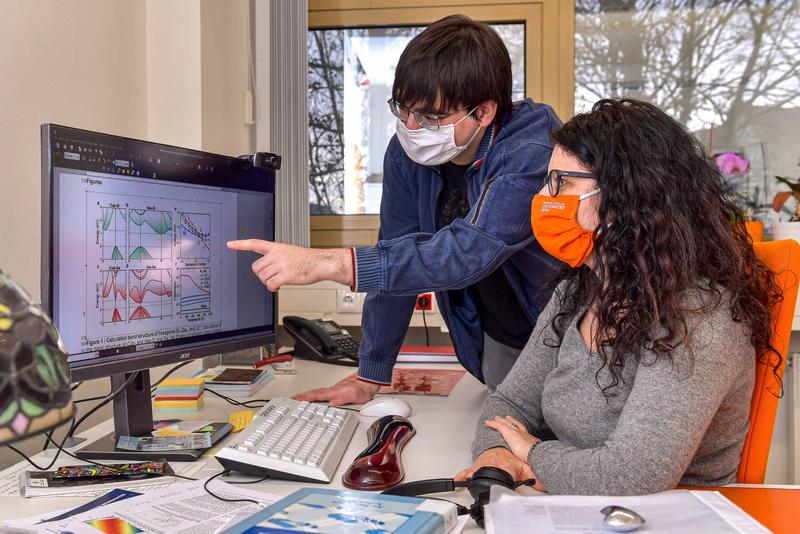 Prof. Dr. Silvana Botti und Jens Renè Suckert von der Universität Jena sind für den „Durchbruch des Jahres“ 2020 ausgezeichnet worden.