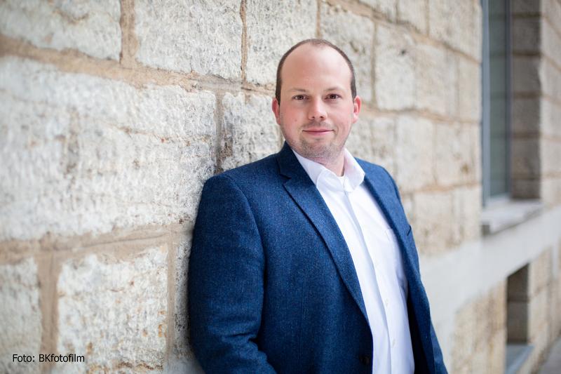 Der Physiker Sebastian Klembt ist neuer Juniorprofessor an der Uni Würzburg.
