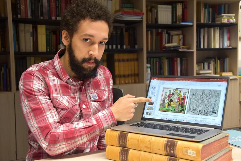 In Bibliotheken und Archiven fahndet Doktorand Vinícius Freitas nach Bildern, die angeblichen jüdischen Hostienfrevel und Ritualmorde zeigen.