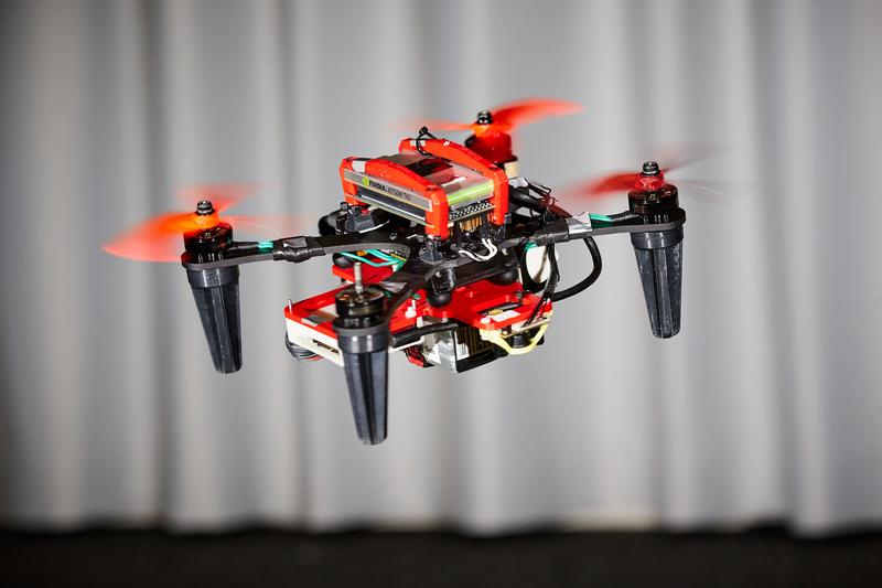 When one rotor fails, the drone begins to spin on itself like a ballerina. (Image: UZH) 