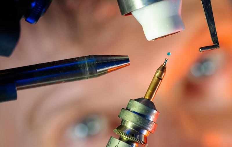 Dr. Helmar Görls uses an X-ray diffractometer to study single crystals grown from new compounds at the Institute of Inorganic and Analytical Chemistry at the Friedrich Schiller University in Jena.