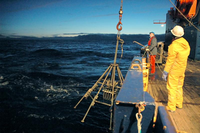 Probennahme aus der Tiefsee: Hier geht es auf antarktische Bodenkleinstlebewesen von Bord des FS Polarstern