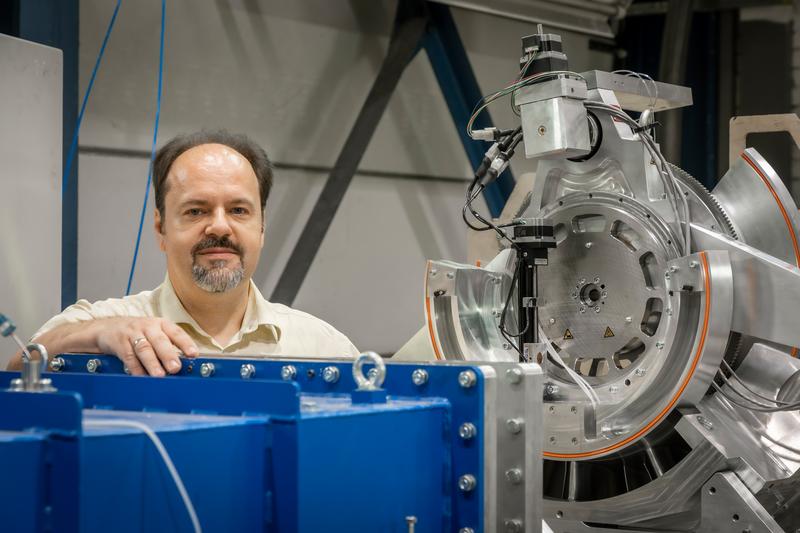 Works on more efficient aircraft engines: The head of the turbomachinery laboratory at TU Graz Emil Göttlich.