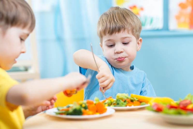 Kita-Essen gesünder machen: Das ist das Ziel des gemeinsamen Projekts der Hochschule Albstadt-Sigmaringen, der Deutschen Gesellschaft für Ernährung und des Unternehmens Pro Care Management.