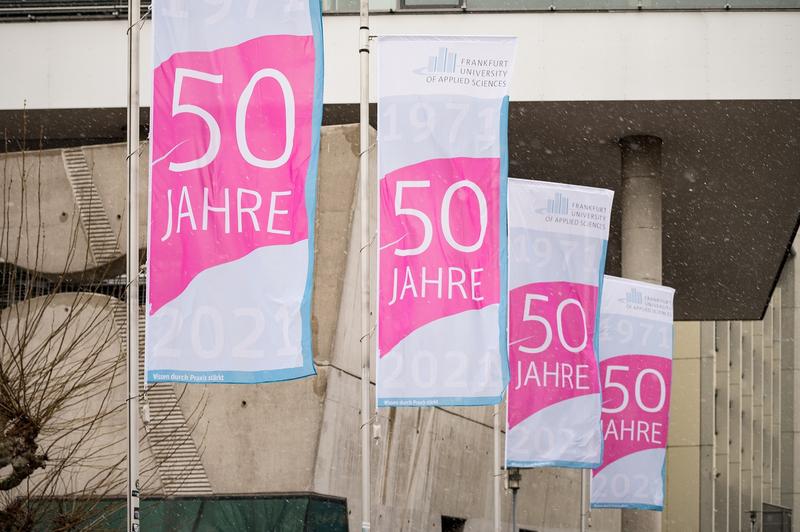 Flagge zeigen zum Geburtstag: Frankfurt UAS wird 2021 50 Jahre alt.