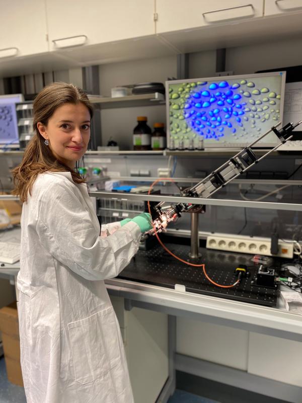 Agata Baryzewska in laboratory