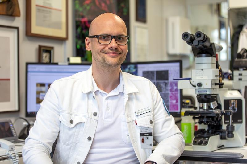 Prof. Dr. Danny Jonigk, Institut für Pathologie der Medizinischen Hochschule Hannover. 