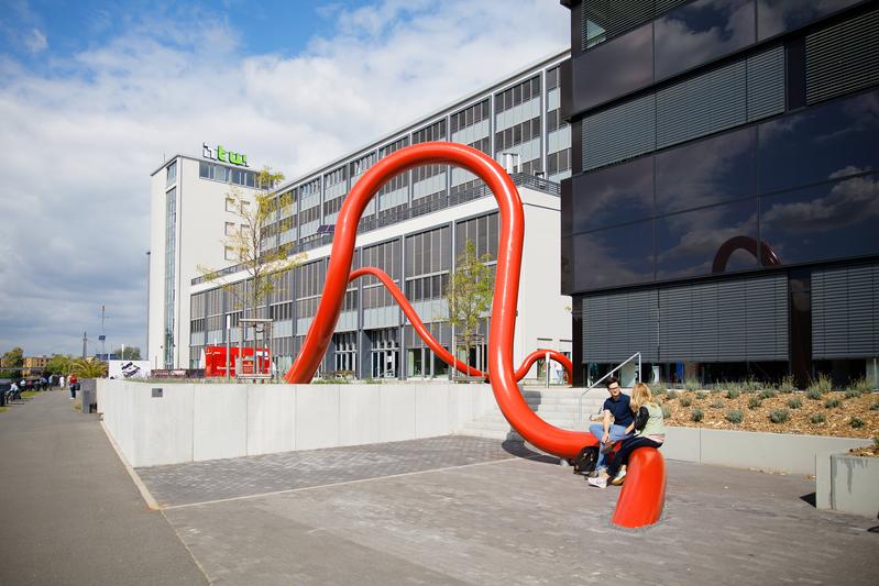 "Leitung und Linie", Kunst am Bau auf dem Campus Wilhelminenhof der HTW Berlin