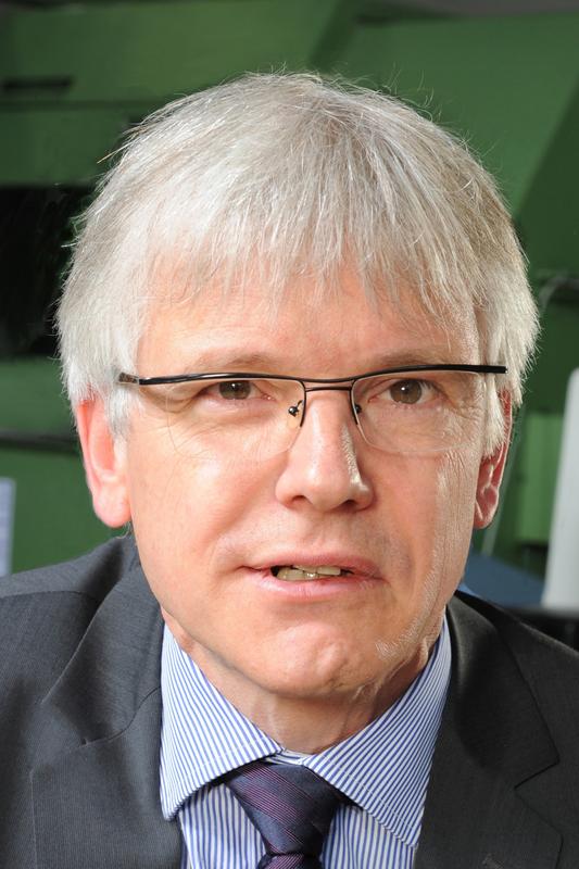 Prof. Wolfgang Hintze, Leiter Produktionstechnik am IPMT Hamburg