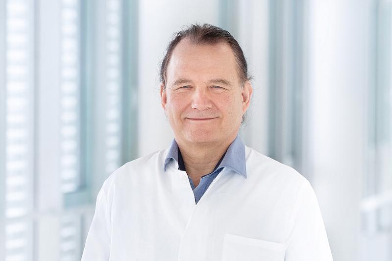Professor Dr. Thomas Loew hat in den vergangenen 20 Jahren die Regensburger Psychosomatik maßgeblich aufgebaut.