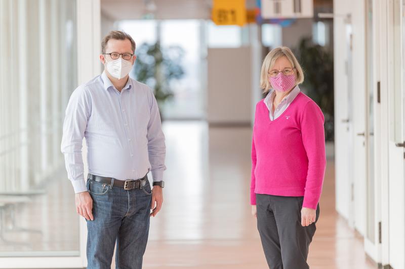 Ko-Studienleiter Prof. Rolf Wachter und Prof. Eva Hummers. Die Allgemeinmedizinerin leitete die Zusammenarbeit mit den hausärztlichen Praxen. 