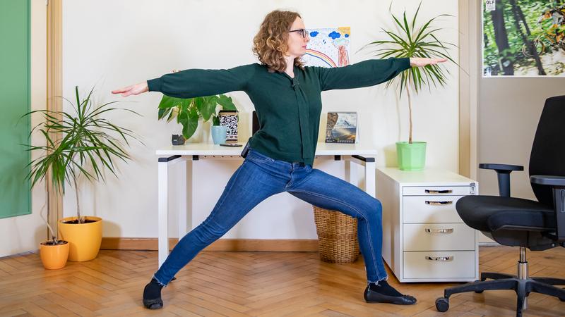 Karin Matko, Wissenschaftliche Mitarbeiterin der Professur Forschungsmethodik und Evaluation der Psychologie an der TU Chemnitz und ausgebildete Yogalehrerin, erforscht seit einigen Jahren die Wirkungen von Yoga und Meditation.