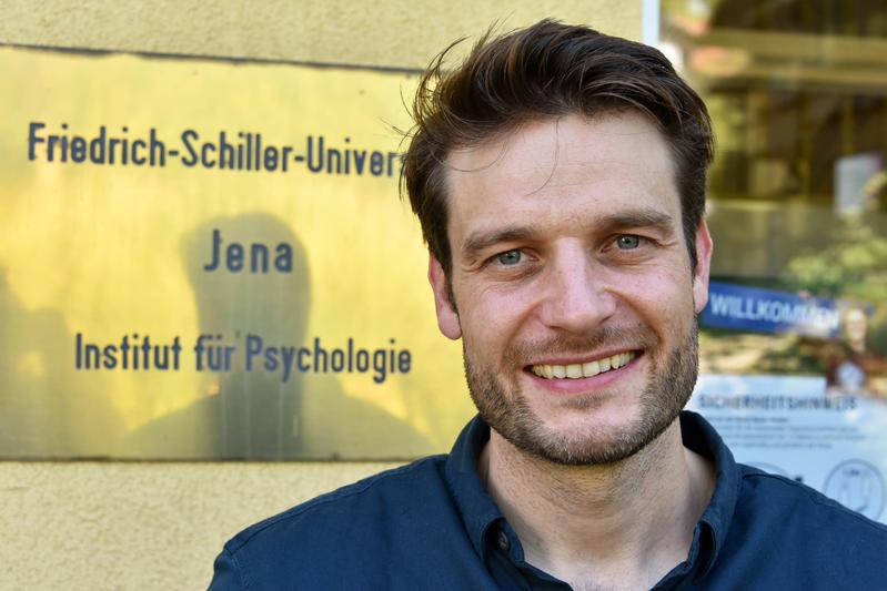 Prof. Tobias Koch forscht und lehrt an der Friedrich-Schiller-Universität Jena