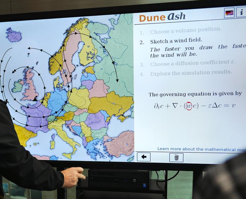 Echtzeit-Simulation von Vulkanasche am Exponat „Dune Ash“ in einer lokal organisierten Ausstellung in London, 2015
