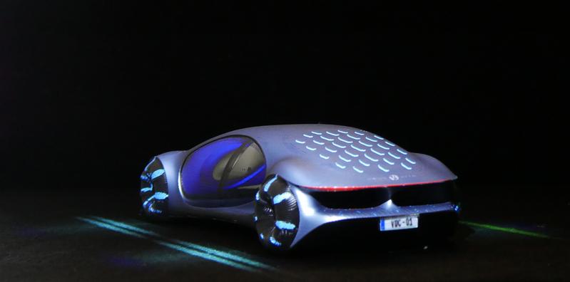 Aufprojektion auf 3D-Druck des Fahrzeugs „Mercedes-Benz VISION AVTR“ 
