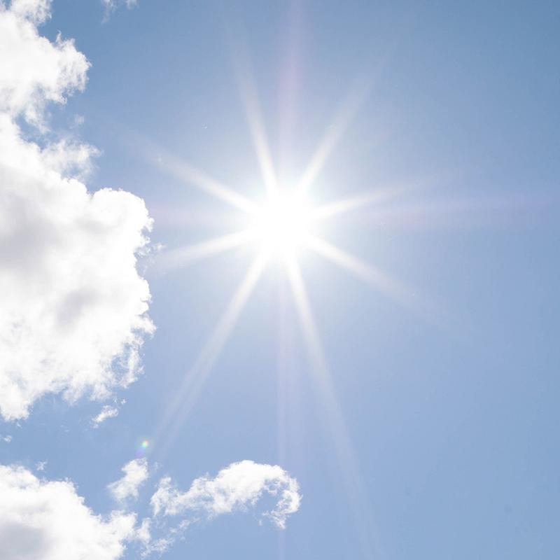 Viele Menschen unterschätzen gerade im Frühjahr die Gefahren der schon jetzt intensiven Sonnenbestrahlung.