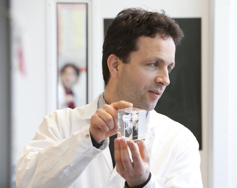 Dr. Sebastian Springer, Professor für Biochemie und Zellbiologie an der Jacobs University Bremen, gründete gemeinsam mit Wissenschaftler:innen der Technischen Universität Dänemarks das Unternehmen Tetramer-Shop. 