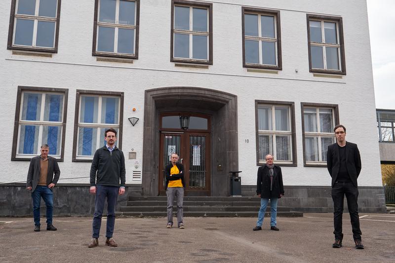 Das Forscherteam (von links): Prof. Dr. Martin Weitz, Dr. Julian Schmitt, Dr. Frank Vewinger, Prof. Dr. Johann Kroha und Göran Hellmann vom Institut für Angewandte Physik der Universität Bonn. 