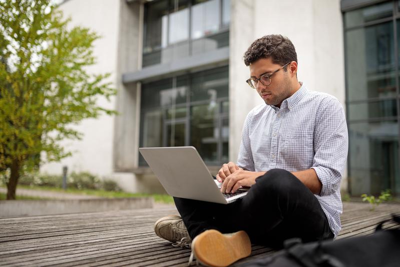 Aufgrund der Corona-Pandemie findet Lehre an deutschen Hochschulen derzeit nahezu ausschließlich digital statt. 