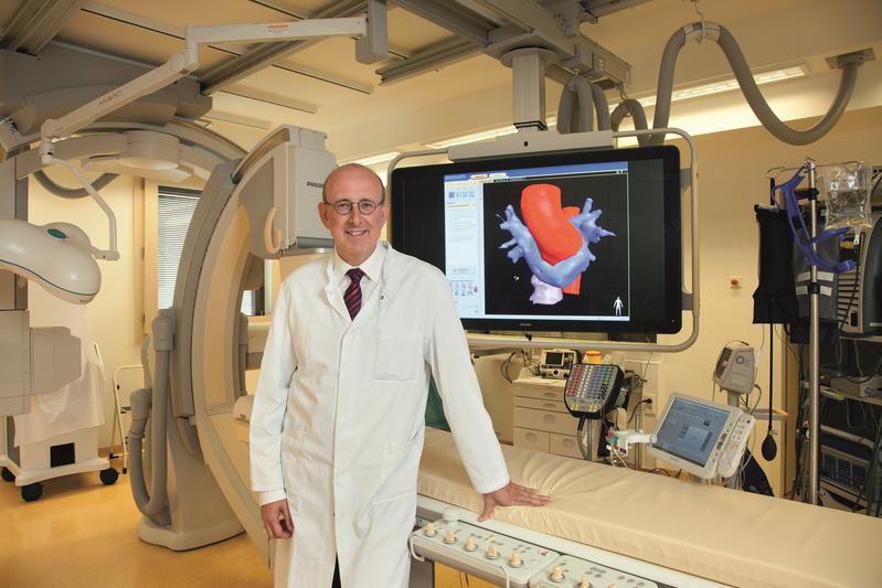 Prof. Dr. Andreas Götte im EPU-Labor der Medizinischen Klinik II des St. Vincenz-Krankenhauses Paderborn