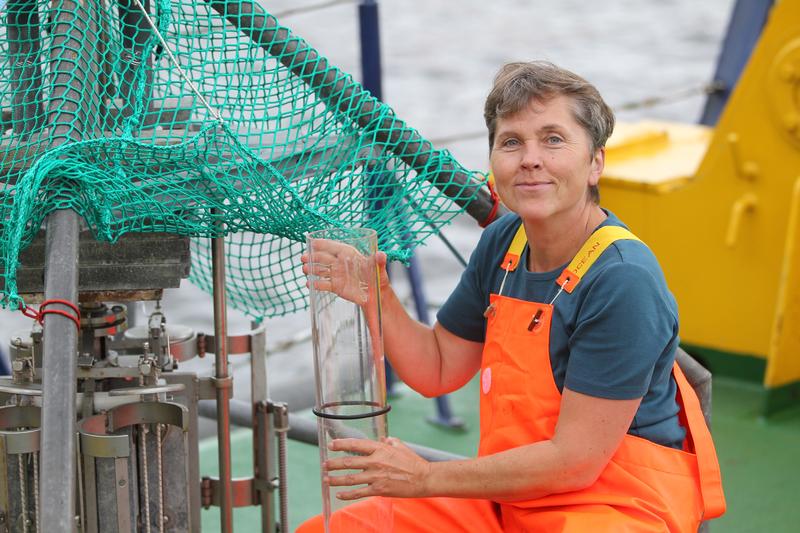 Maren Voß is an expert on marine nitrogen cycles at the IOW and chief scientist of the METEOR expedition M174, which will investigate the Amazon River plume as part of the DFG project MeN-ARP.