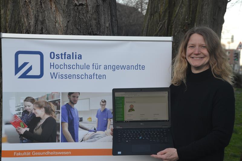 Sonderpädagogin Lina Stölting von der Fakultät Gesundheitswesen der Ostfalia freut sich über die hohe Akzeptanz der neuen App I.D.A.