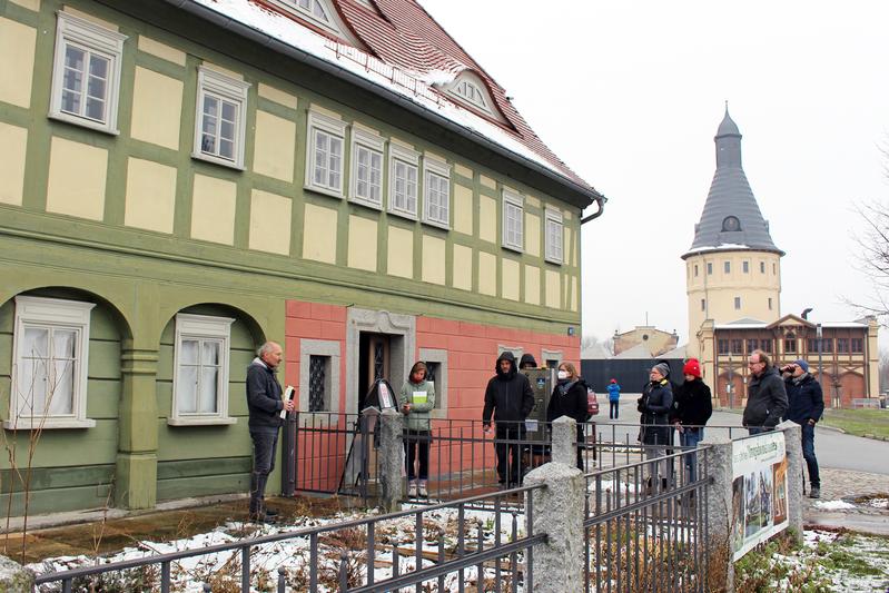 Bei Exkursionen im April besuchten die Teilnehmenden am Planungslabor unterschiedliche Orte in der Lausitz, zum Beispiel Ebersbach-Neugersdorf mit seinen Umgebindehäudern.