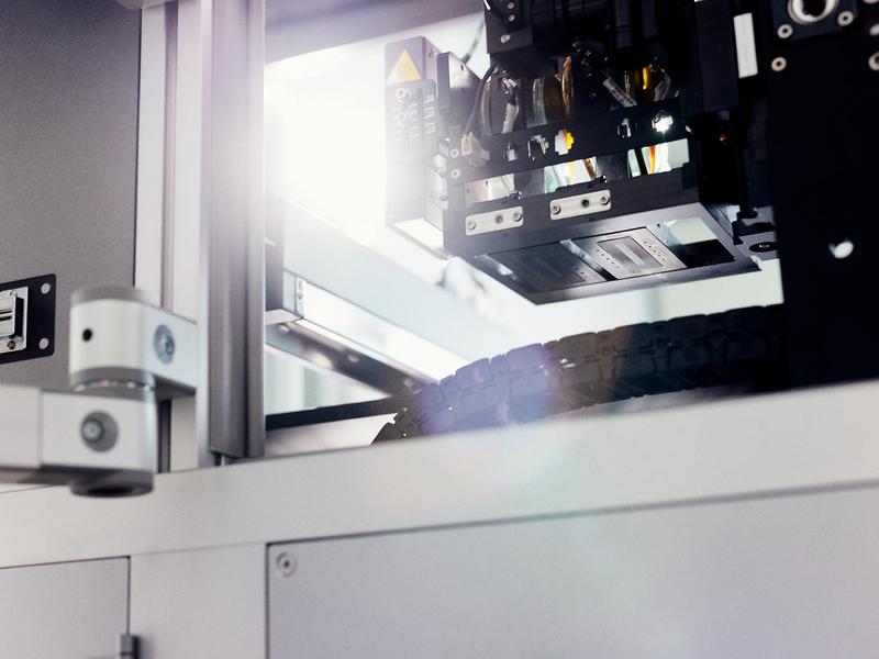 Sobald eine erfolgversprechende Legierung gefunden ist, wird in einem zweiten Schritt ein Hybrid-3D-Drucker der FH Bielefeld eine Komponente für ein Kühlaggregat erstellen.