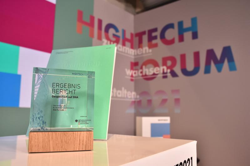 Der Ergebnisbericht des Hightech-Forums 2021, gespeichert auf synthetischer DNA.