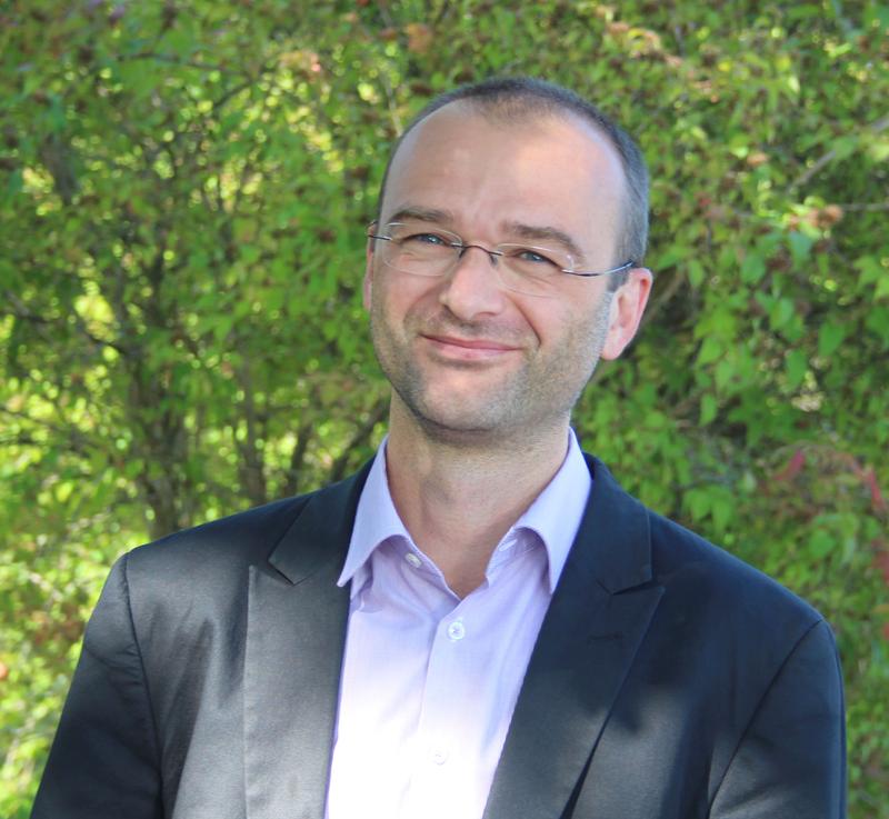 Prof. Dr. Tobias Moser, Direktor des Instituts für Auditorische Neurowissenschaften, Universitätsmedizin Göttingen, Leiter der Forschungsgruppe Auditorische Neurowissenschaften und Optogenetik am Deutschen Primatenzentrum Göttingen, Sprecher des MBExC