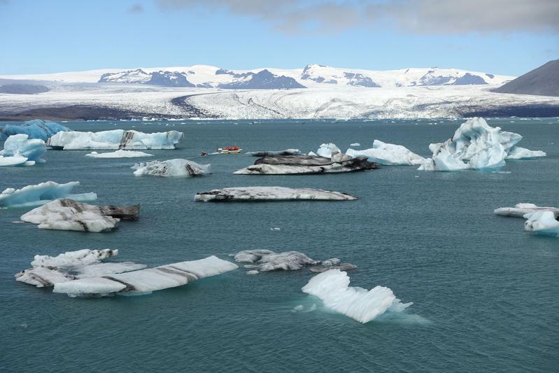 Auch die Gletscher Islands - im Bild die Gletscherlagune Joekulsarlon an der Südküste - haben in den vergangenen 20 Jahren viel Masse verloren.
