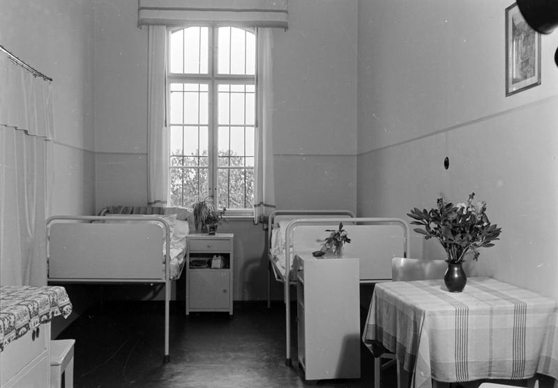 Patientenzimmer in der Klinik für Psychiatrie und Neurologie Jena, 1958.