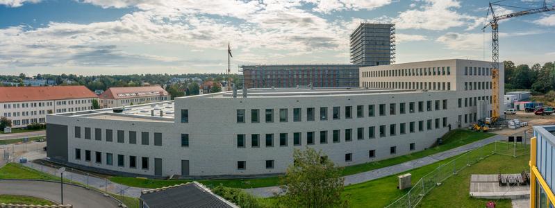 Blick auf das neue Zentrum für effiziente Hochtemperatur-Stoffwandlung (ZeHS)