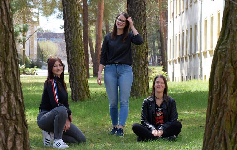 Isabell-Kristin Dittrich, Laura Buder und Adrienne Kelm (v.l.n.r) vom Nachhife-Team am BTU-Campus Cottbus-Sachsendorf.