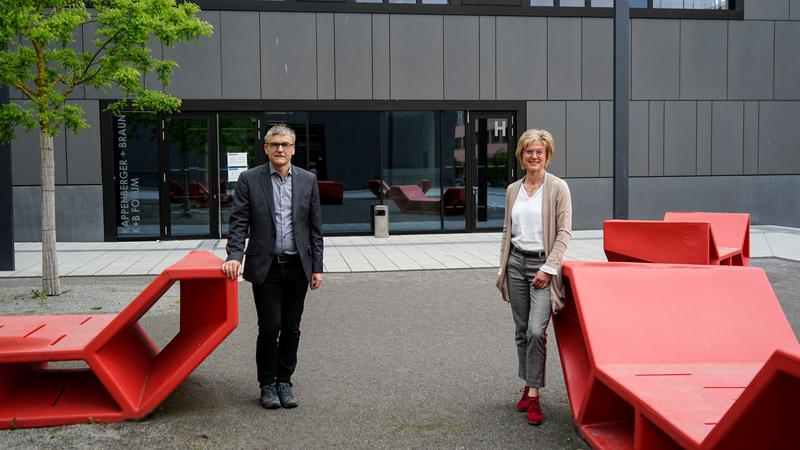 Vizepräsident Prof. Dr.-Ing. Andreas Grzemba und Vizekanzlerin Birgit Augustin leiten den Steuerkreis des Projekts ProForTHD. Die Hochschule will als Arbeitgeber sichtbarer werden.