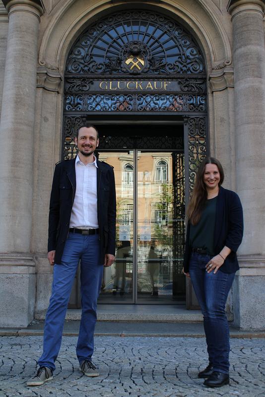 Das Forscherteam der Montanuniversität Leoben: Univ.-Prof. Dr. Thomas Grießer und Romana Schwarz, MSc