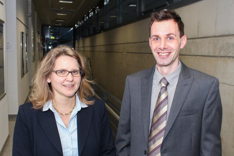 Prof. Dr. Christine Silberhorn und Prof. Dr. Thomas Zentgraf von der Universität Paderborn sind als Fellows an der Max Planck School of Photonics aufgenommen worden. 