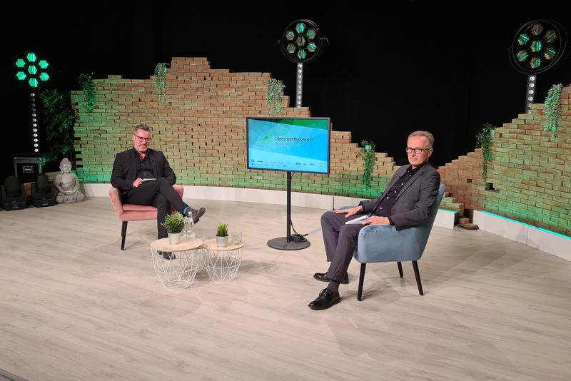 Mathias Wollweber und Prof. Dr. Martin Kaschny im Fernsehstudio