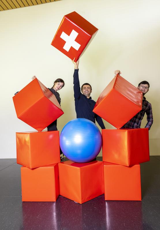 Montiert in der Schweiz: Perowskit-Supergitter, hergestellt von Maryna Bodnarchuk, Maksym Kovalenko und Ihor Cherniukh.