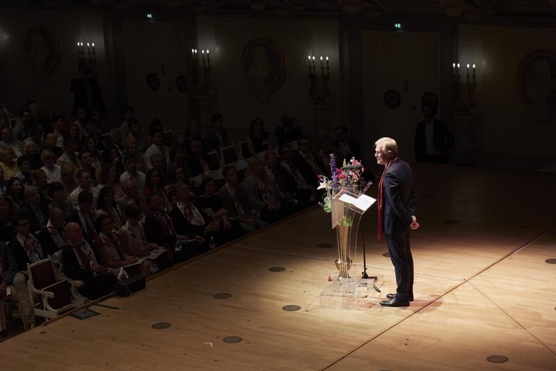 Henrik Enderlein bei der Abschlussfeier der Hertie School 2019