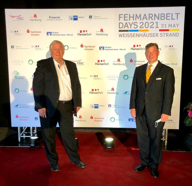 Prof. Dr. Jürgen Sorgenfrei (links) und Dr. Mirko Schönfeldt vom INER der NBS bei den Fehmarnbelt Days 2021