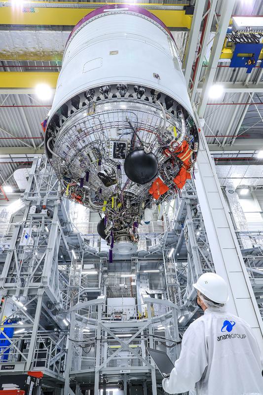 Ariane 6 Tankcenter Bremen, Verpackungsarbeiten für die Stufe.