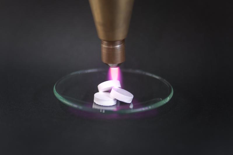 Funktionalisierung von Wirk- und Hilfsstoffen mittels Plasmaverfahren für eine optimierte Herstellung individualisierter Arzneimittel. 