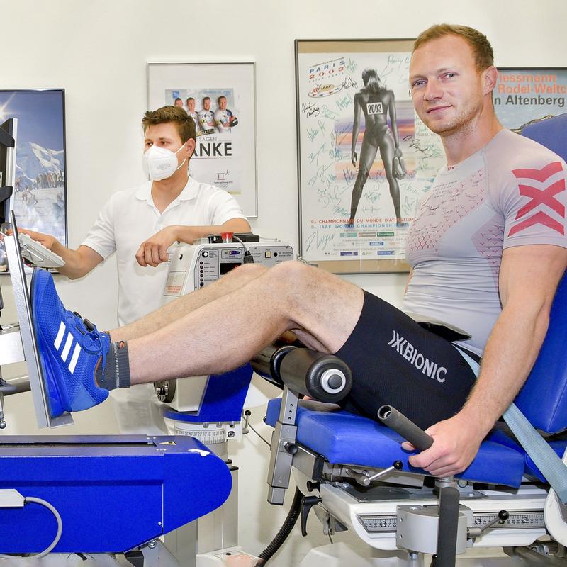 OUPC-Sportwissenschaftler Philipp Flößel und Bob-Doppel-Olympiasieger Francesco Friedrich